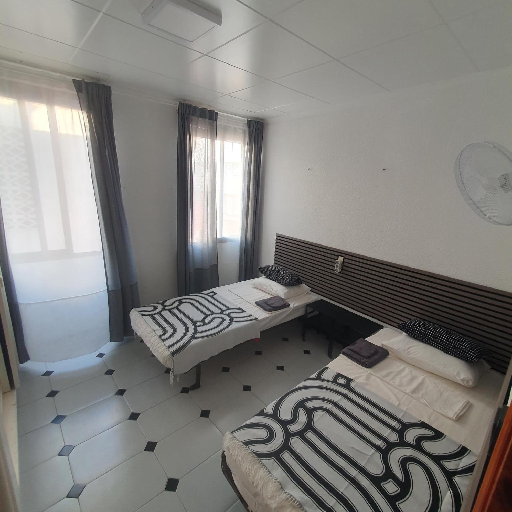 Spacious Home For A Large Group Or Family กูลเญรา ภายนอก รูปภาพ