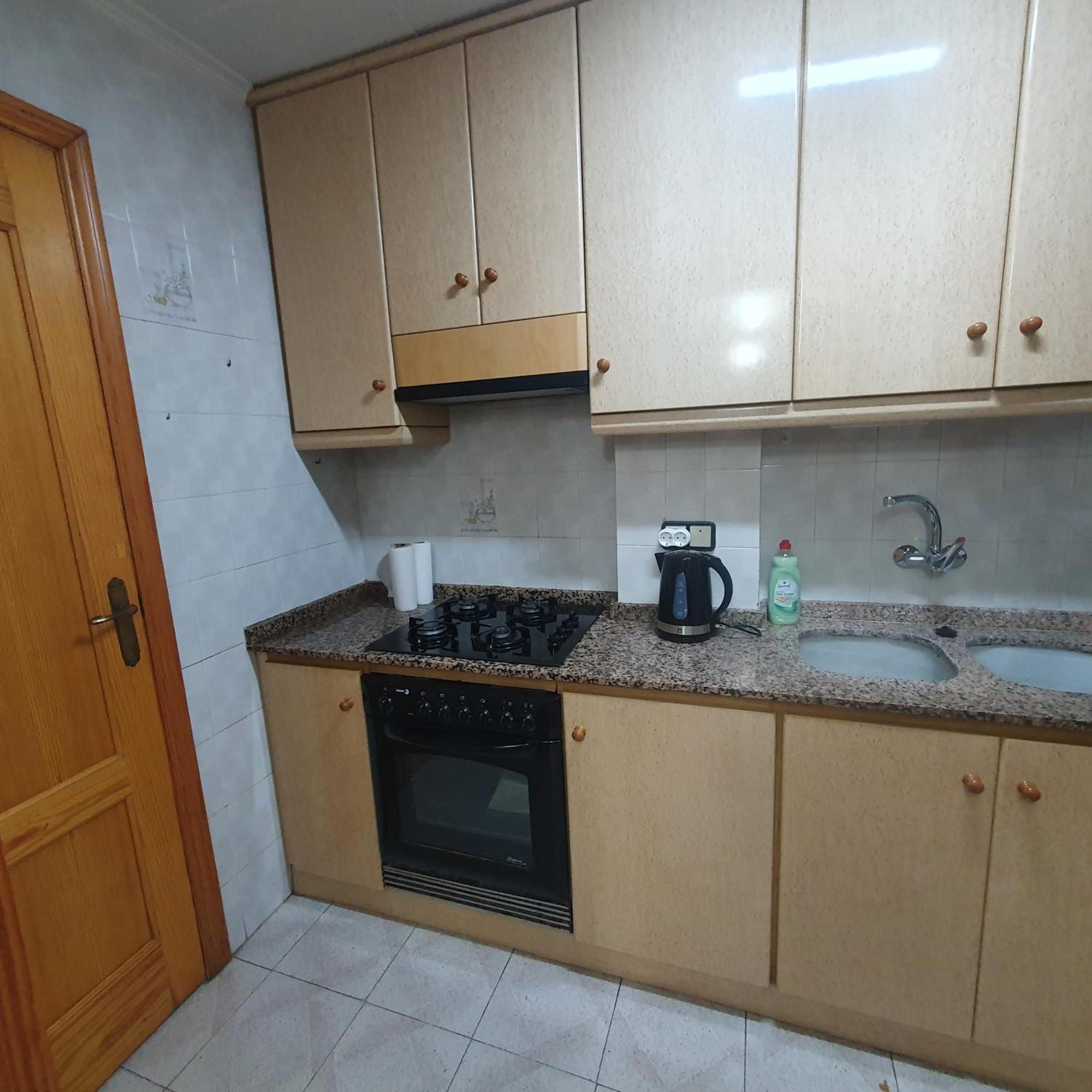 Spacious Home For A Large Group Or Family กูลเญรา ภายนอก รูปภาพ