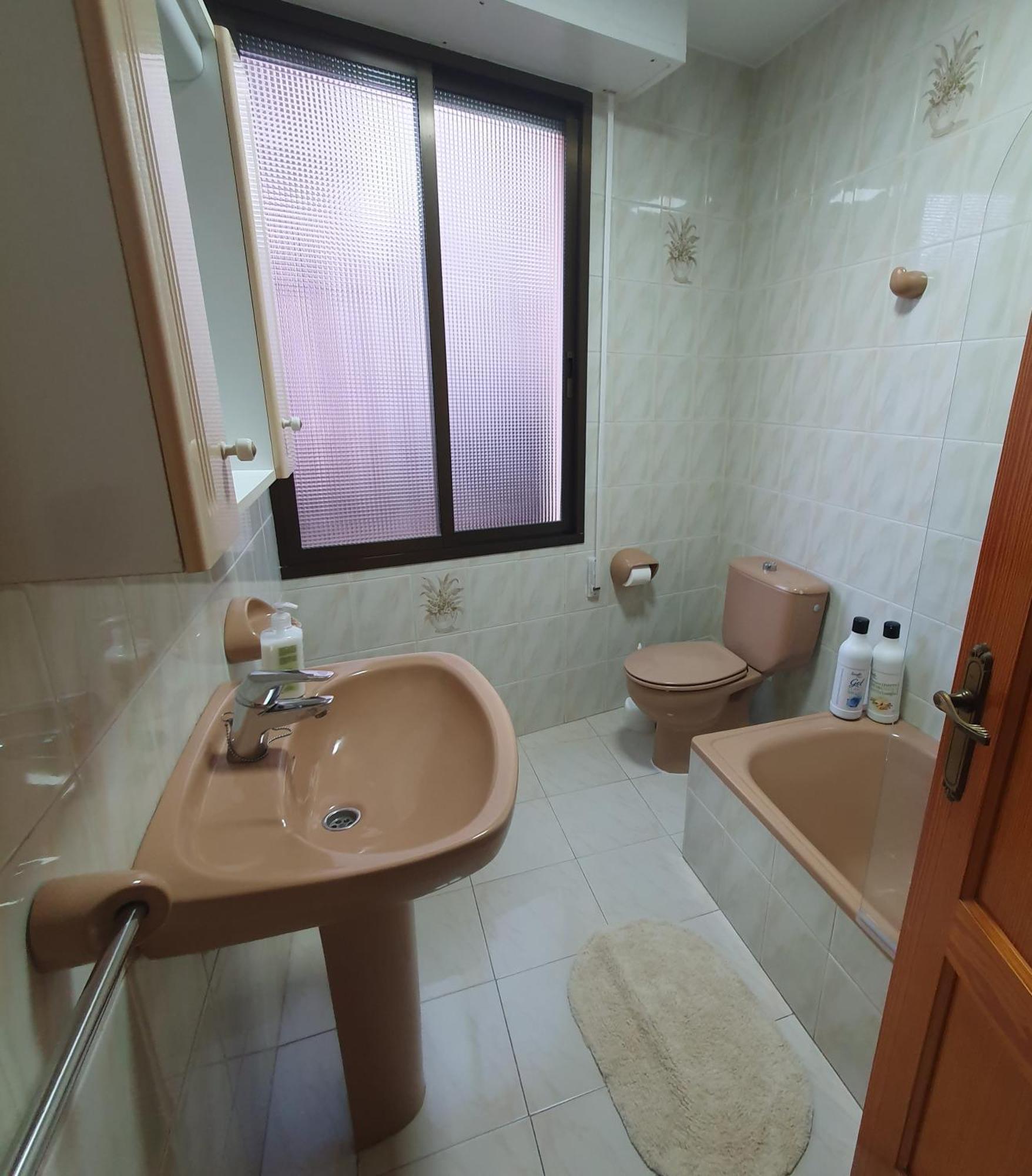 Spacious Home For A Large Group Or Family กูลเญรา ภายนอก รูปภาพ
